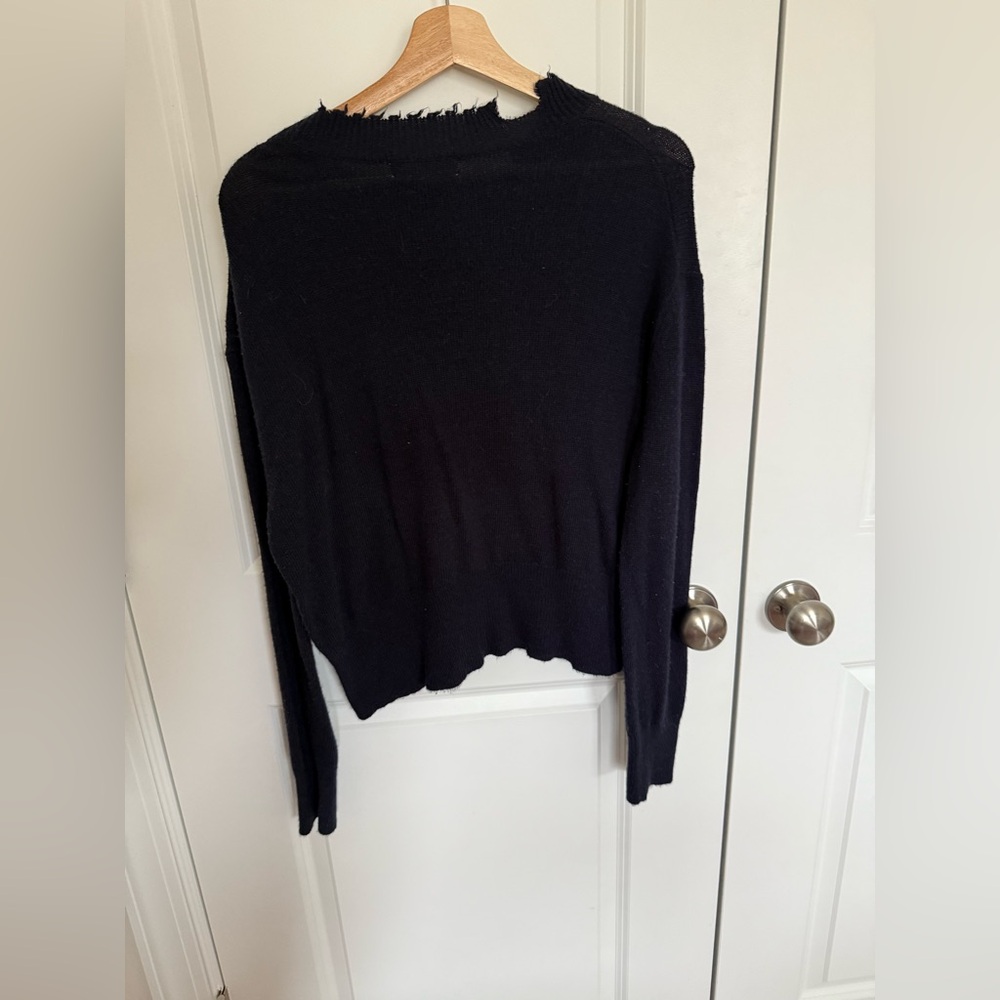 Treasure Bond Women's Distressed Sweater in Navy Size M - Picture 6 of 6